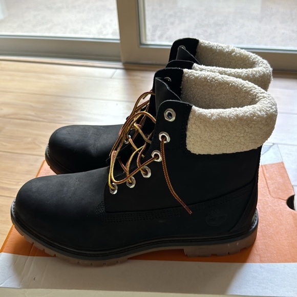 Timberland Premoum 6 Inch Waterproof Boot - Picture 3 of 8
